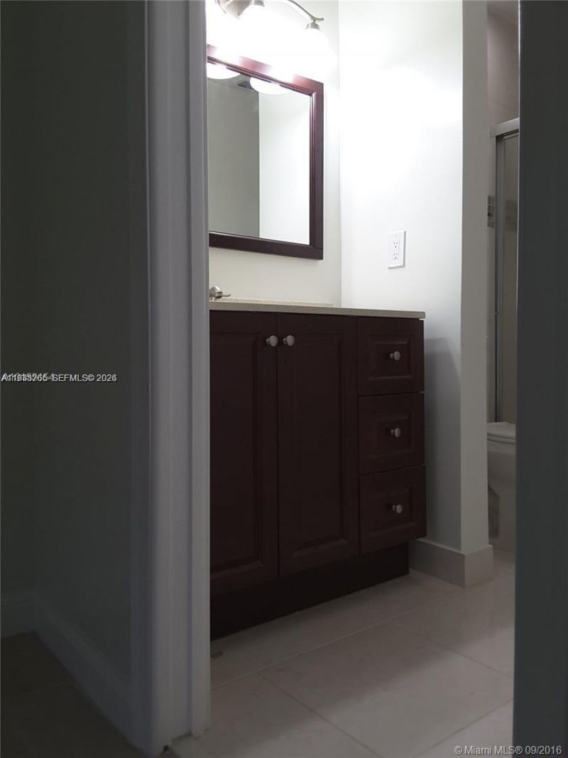 6061 Shakerwood Cir, Unit 202, Tamarac, FL 33319 Photo