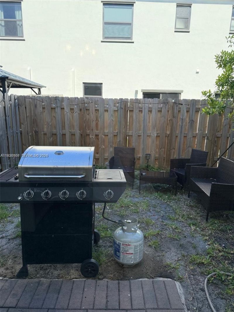 21441 NE 3rd Pl, Miami, FL 33179 Photo