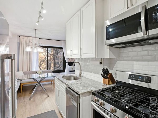 33-64 21st Street, Unit 6D, Astoria, NY 11106