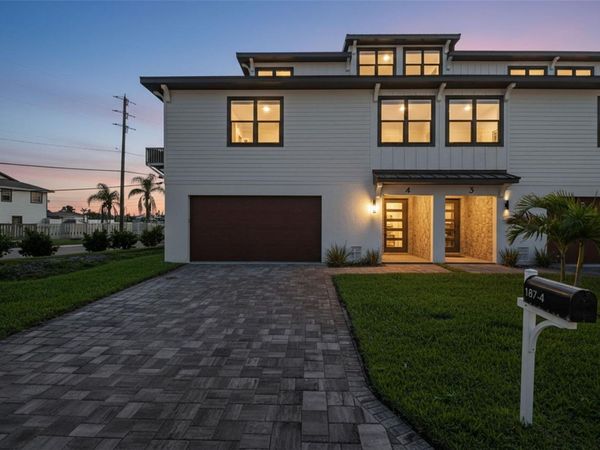 187 145TH AVENUE E, Unit 4, ST PETERSBURG, FL 33708