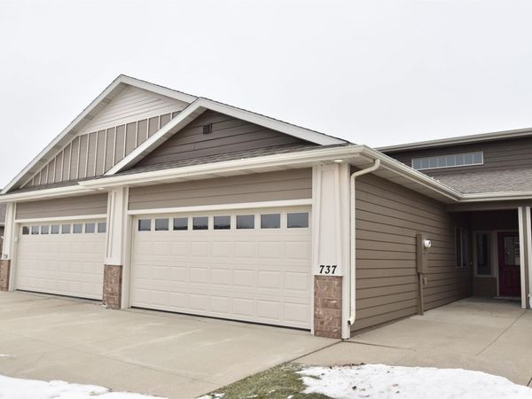 737 E El Dorado Ct, Sioux Falls, SD 57108