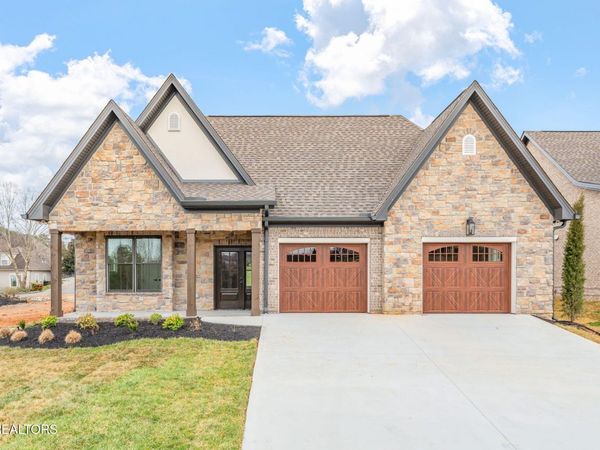 204 Goldcrest Drive, Vonore, TN 37885