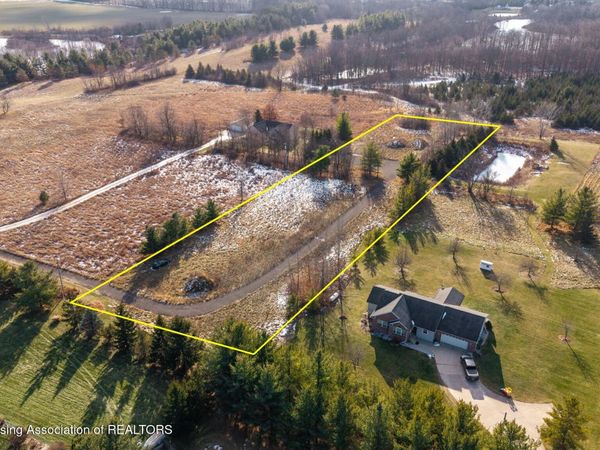 4975 W Cutler Road, DeWitt, MI 48820