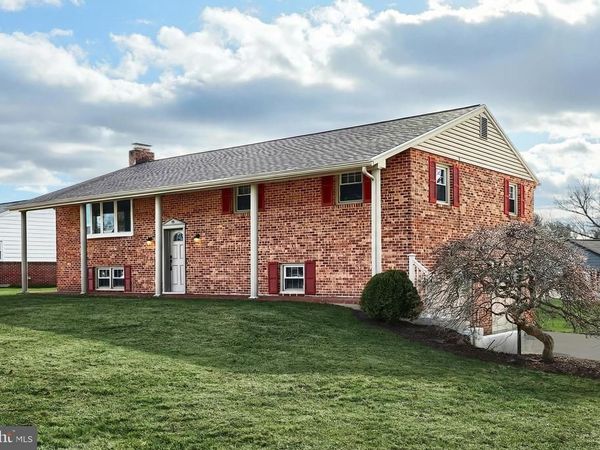 113 BRANT DRIVE, DALLASTOWN, PA 17313