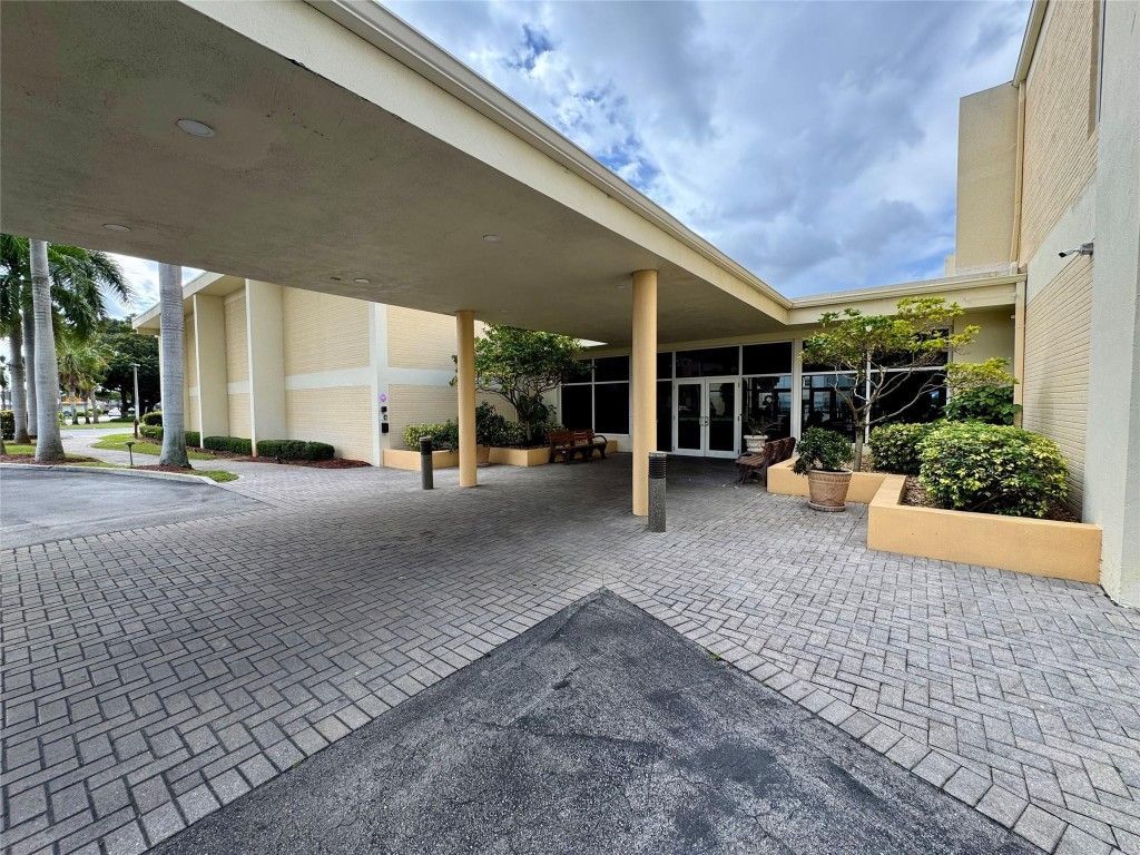 130 NE 26th Street, Unit 309, Boynton Beach, FL 33435 Photo