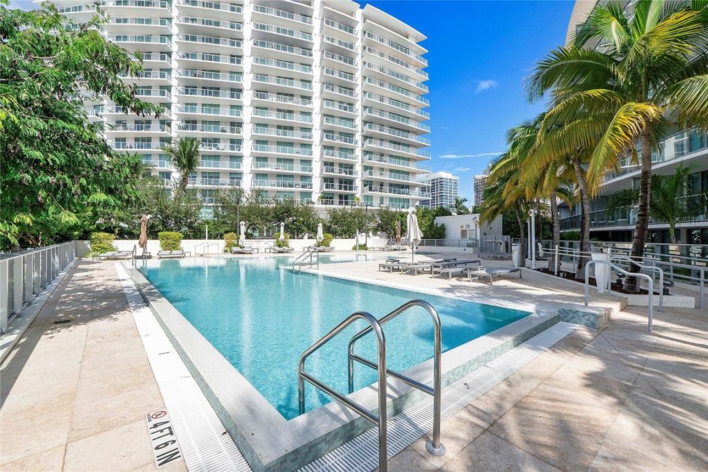 6620 Indian Creek Drive, Unit 315, Miami Beach, FL 33141 Photo