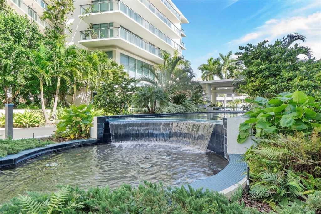6620 Indian Creek Drive, Unit 315, Miami Beach, FL 33141 Photo