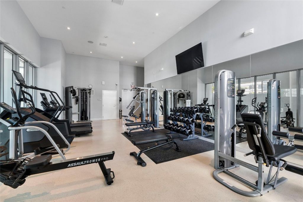 6620 Indian Creek Drive, Unit 315, Miami Beach, FL 33141 Photo