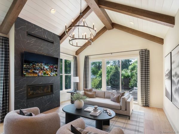 10 Hillcrest, Unit 5, Woodbridge, CT 06525