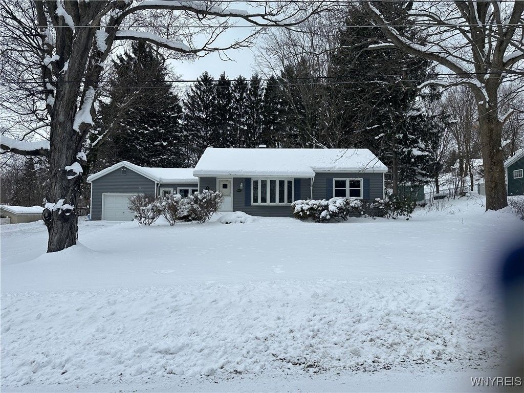 8753 Elizabeth Parkway, Eden, NY 14057 Main Photo