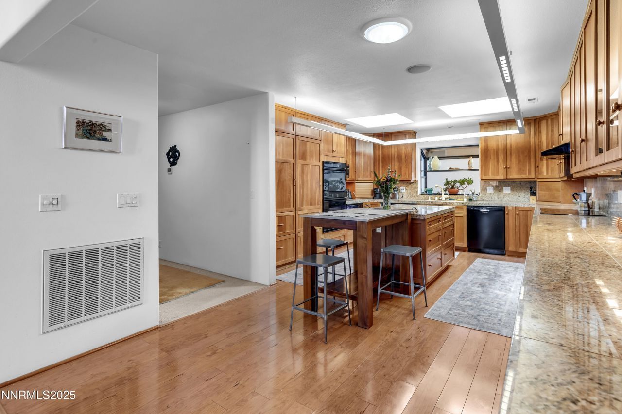 512 Island Avenue, Reno, NV 89501 Photo