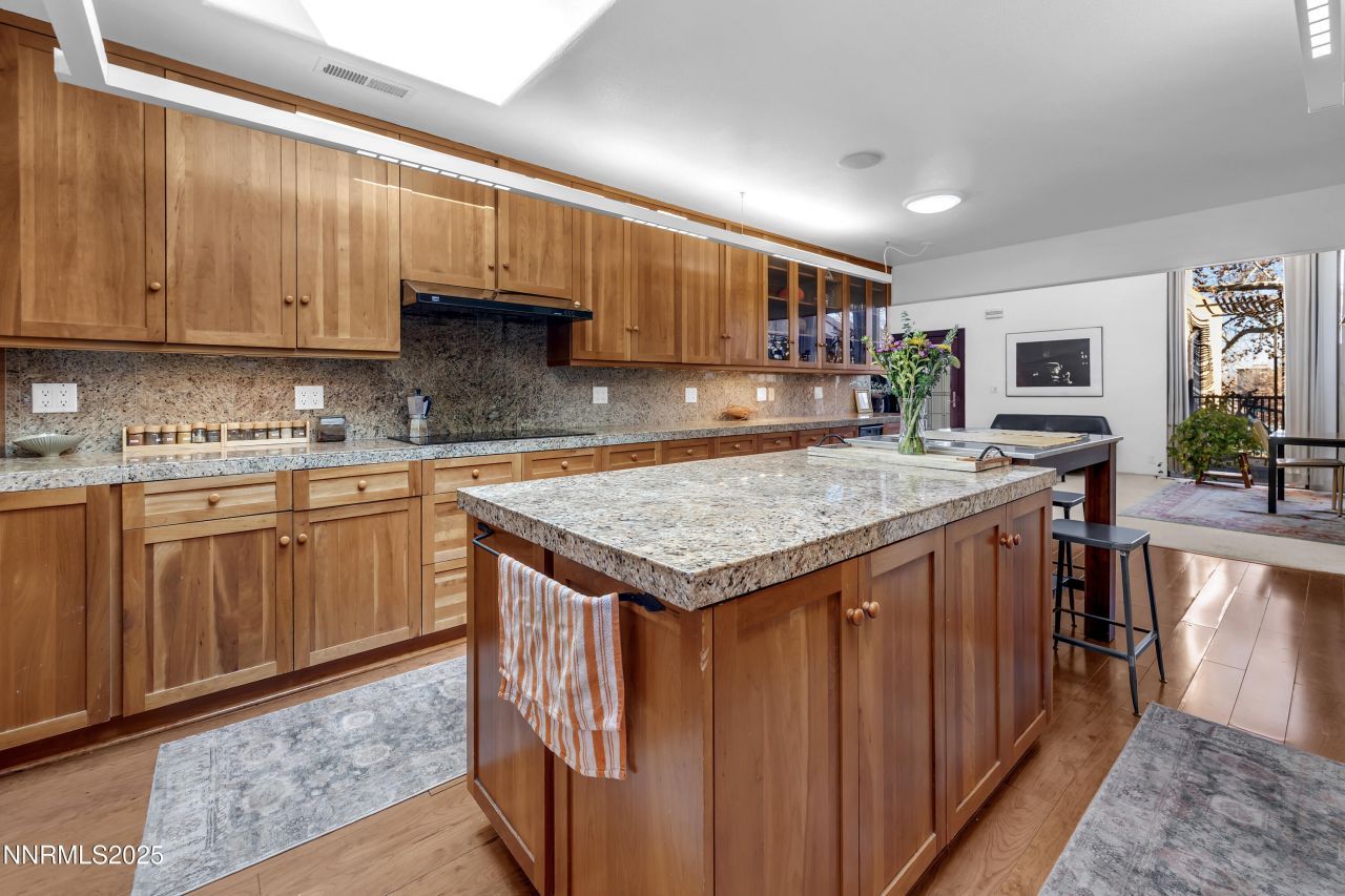 512 Island Avenue, Reno, NV 89501 Photo