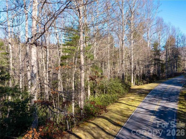 000 Chattooga Run, Hendersonville, NC 28739