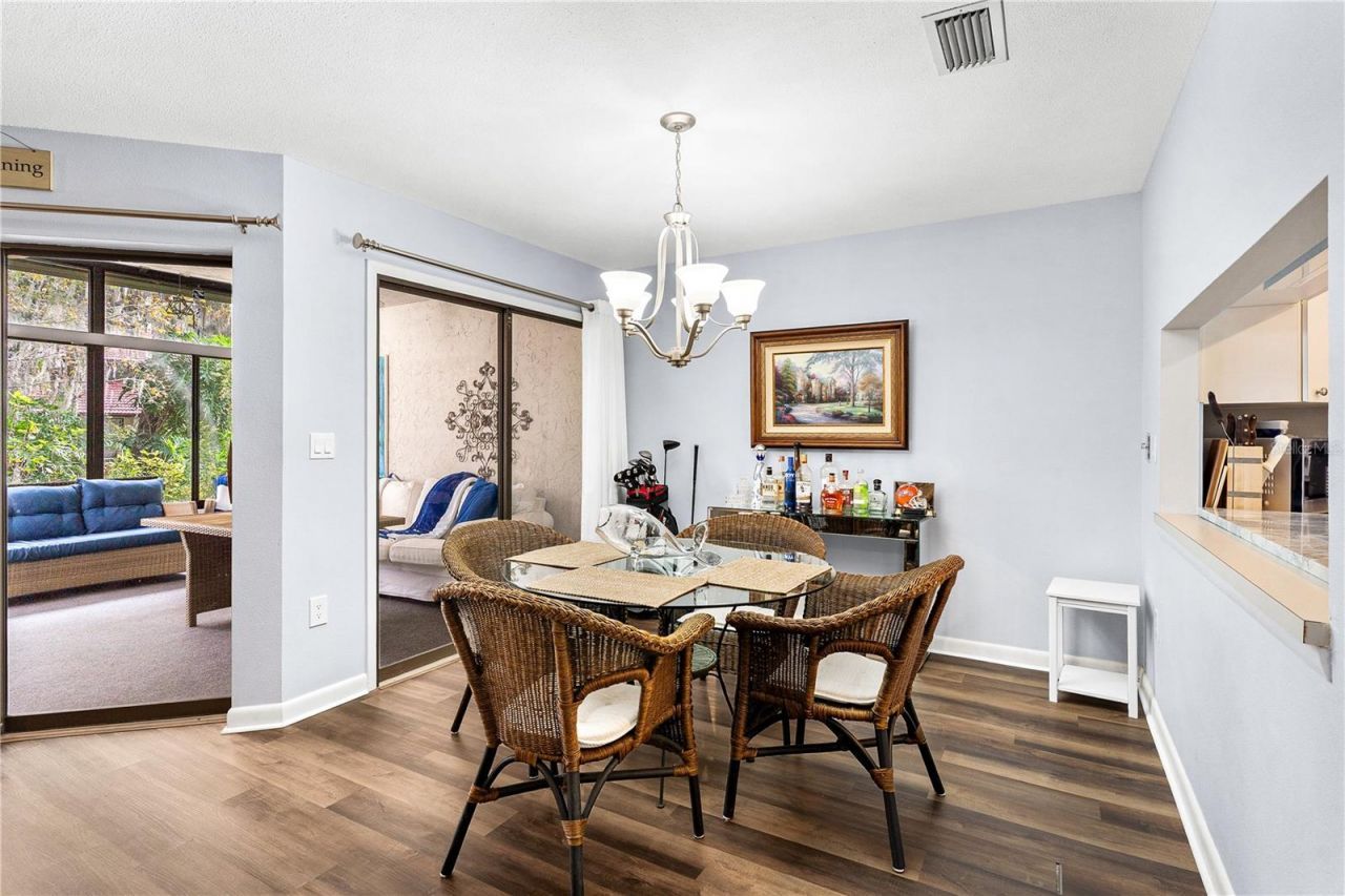 402 Clusterwood Drive, Yalaha, FL 34797 Photo