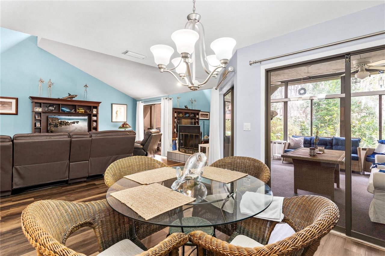 402 Clusterwood Drive, Yalaha, FL 34797 Photo