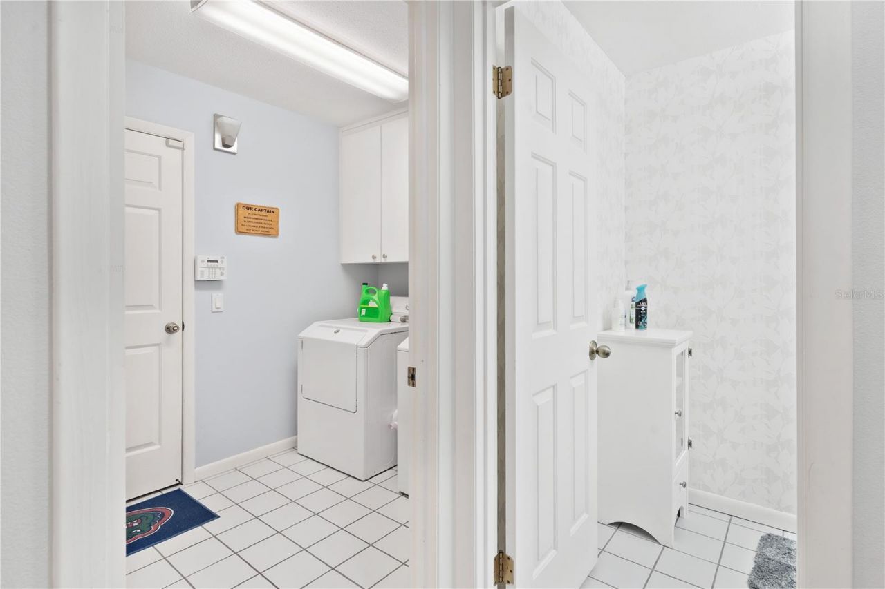 402 Clusterwood Drive, Yalaha, FL 34797 Photo