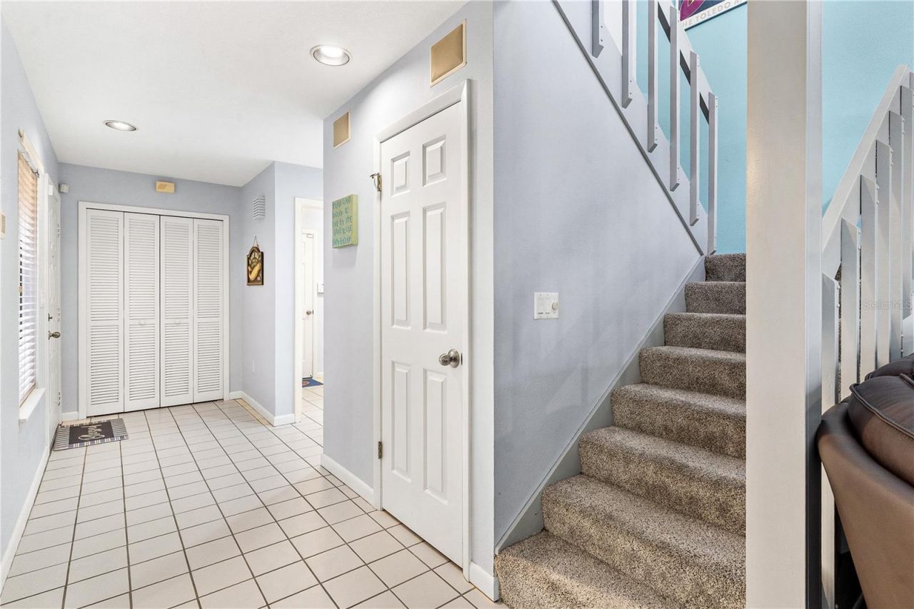 402 Clusterwood Drive, Yalaha, FL 34797 Photo