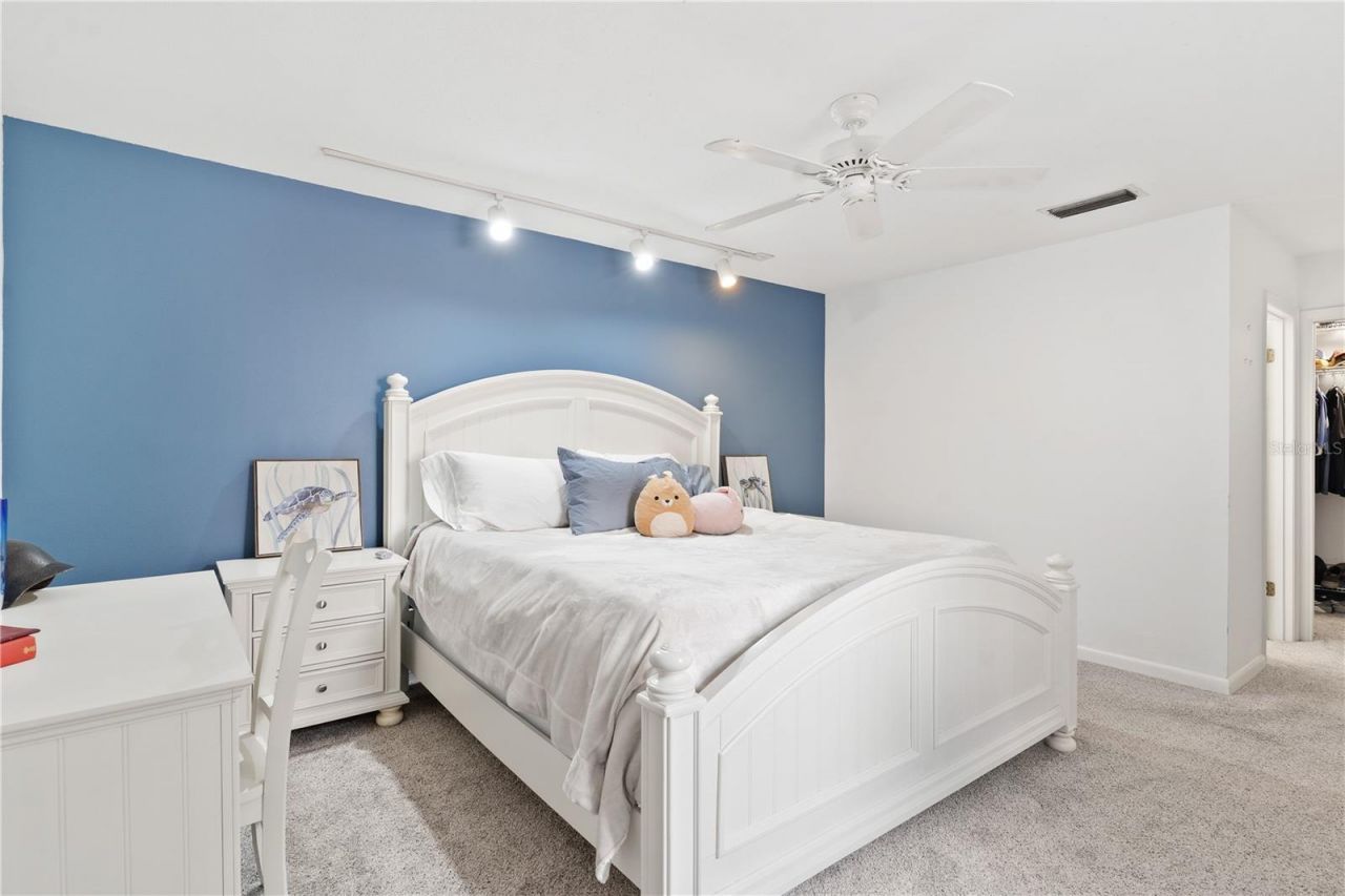 402 Clusterwood Drive, Yalaha, FL 34797 Photo