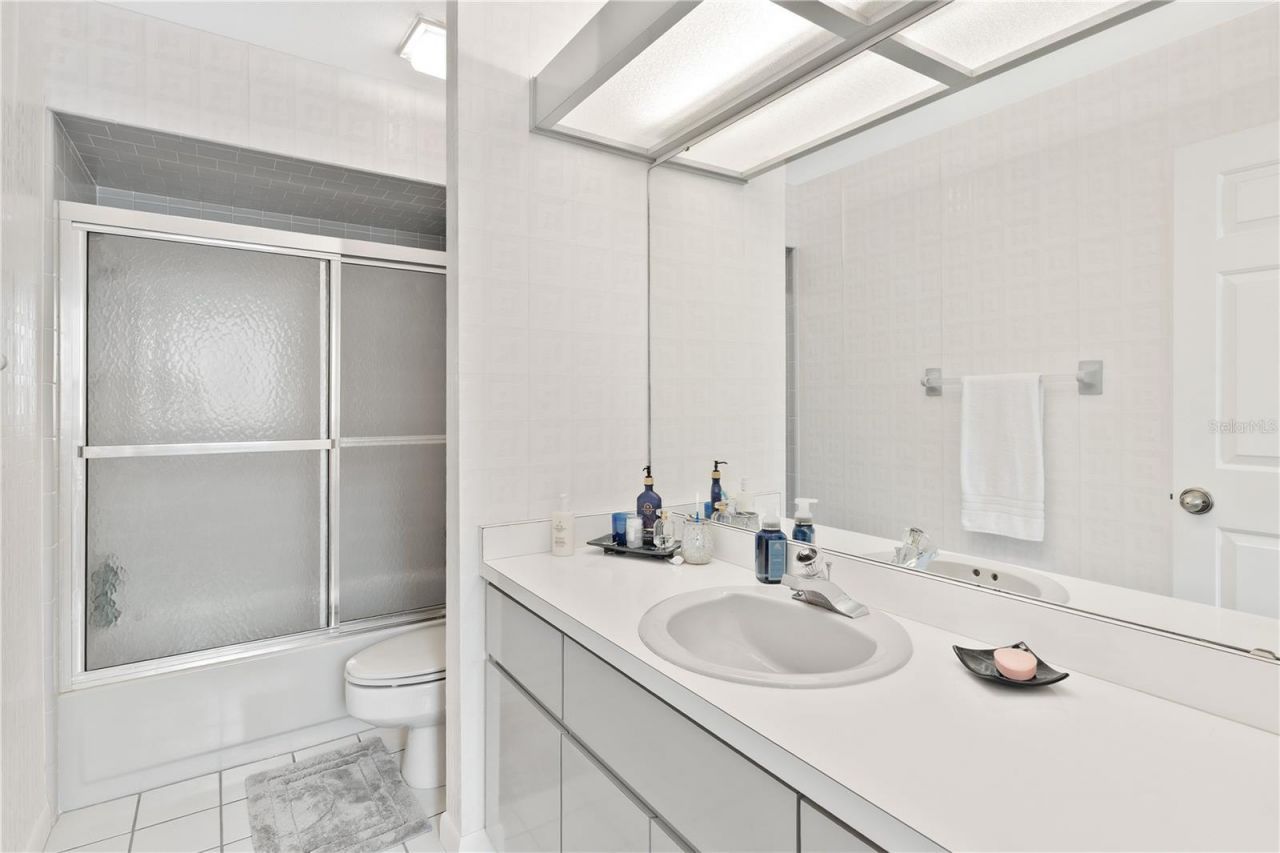 402 Clusterwood Drive, Yalaha, FL 34797 Photo