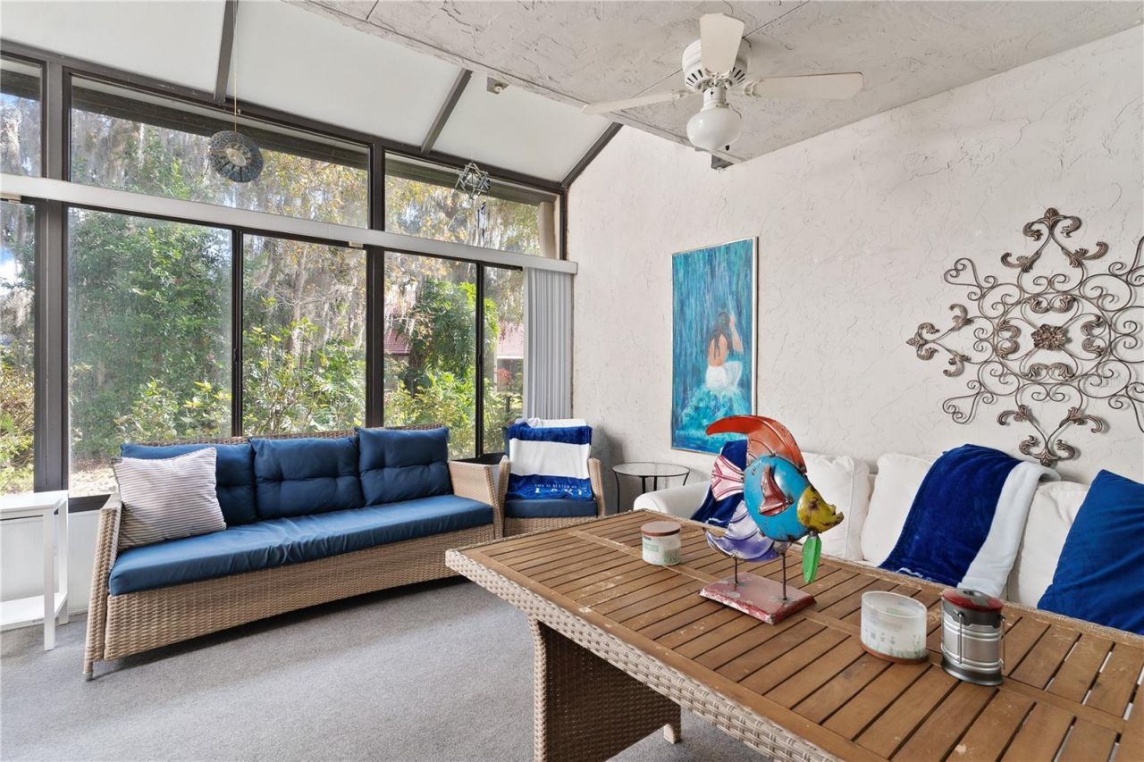 402 Clusterwood Drive, Yalaha, FL 34797 Photo