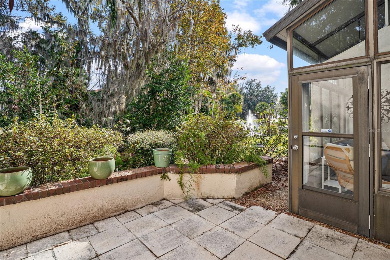 402 Clusterwood Drive, Yalaha, FL 34797 Photo