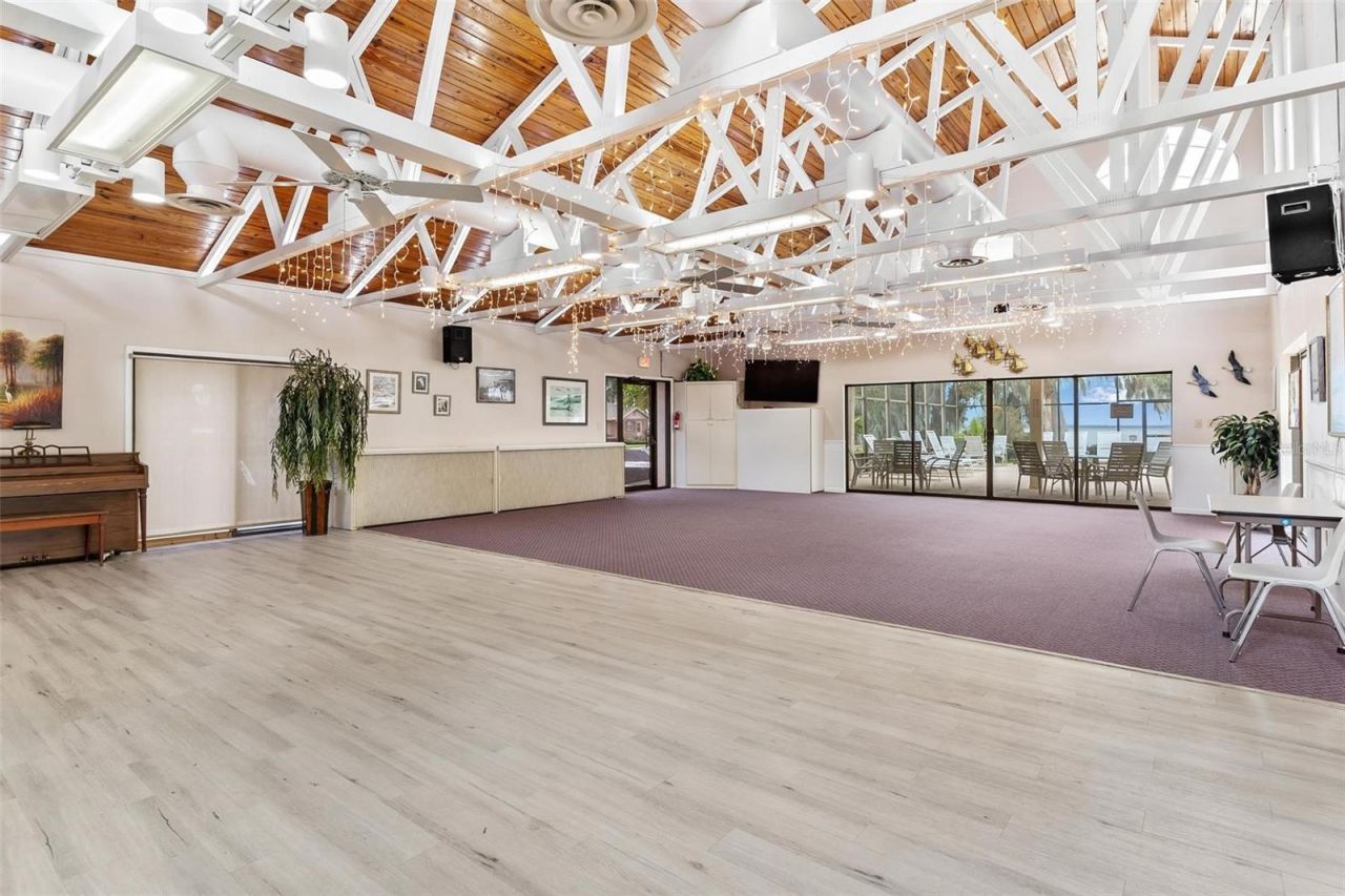 402 Clusterwood Drive, Yalaha, FL 34797 Photo