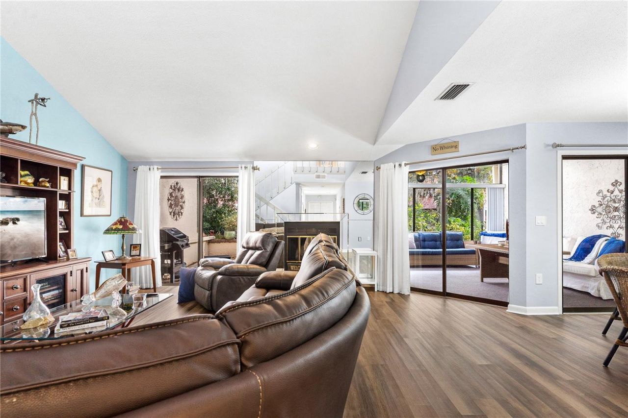 402 Clusterwood Drive, Yalaha, FL 34797 Photo