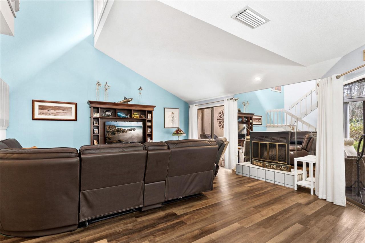 402 Clusterwood Drive, Yalaha, FL 34797 Photo