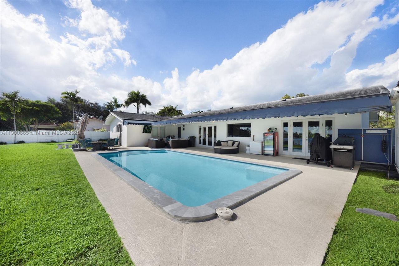 9440 SW 136th St , Miami, FL 33176 Photo