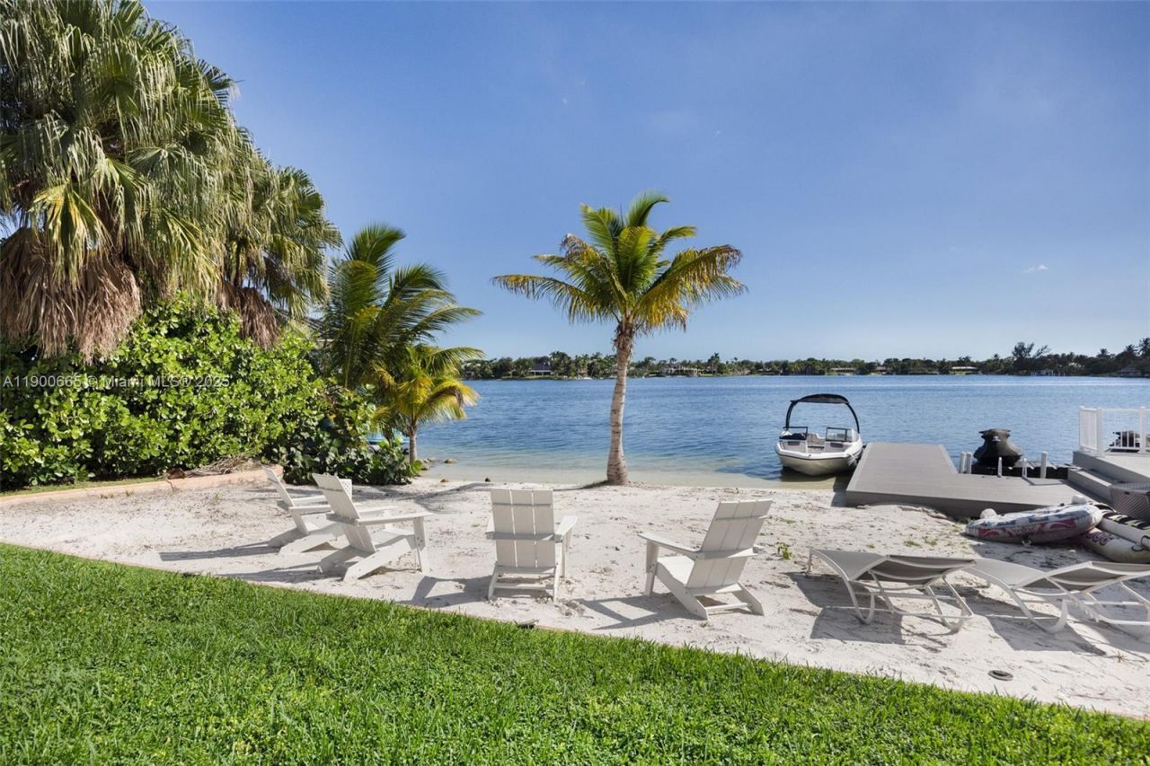 9440 SW 136th St , Miami, FL 33176 Photo