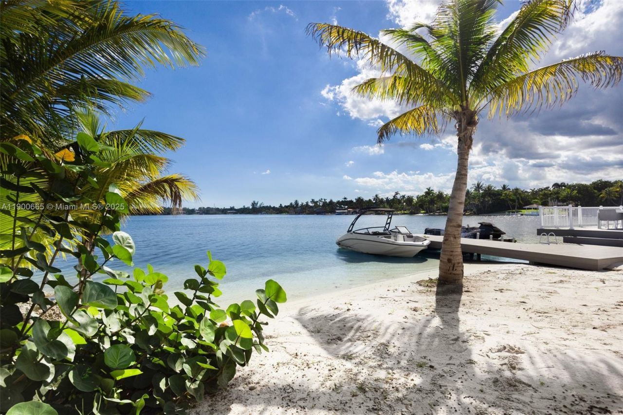 9440 SW 136th St , Miami, FL 33176 Photo