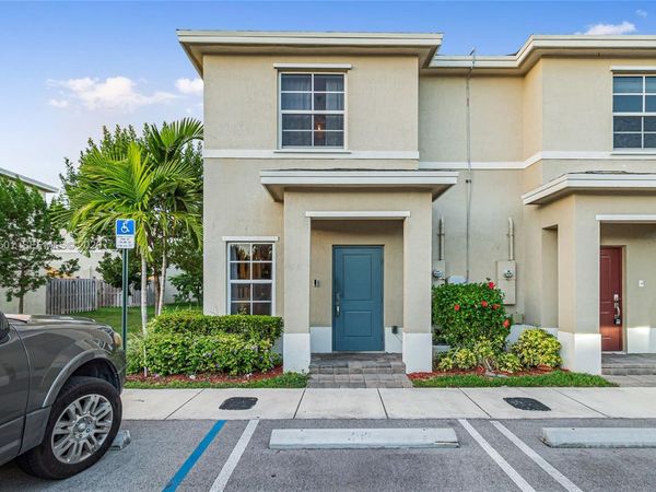 476 NE 5th St, Florida City, FL 33034