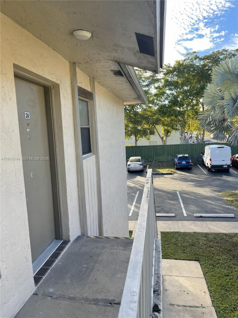 15330 SW 72nd St, Unit 7-21, Miami, FL 33193 Photo