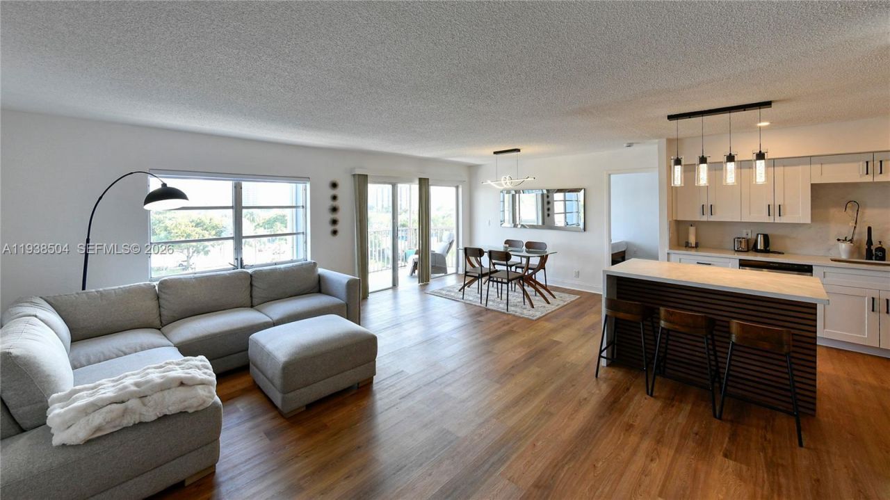 200 Diplomat Pkwy, Unit 626, Hallandale Beach, FL 33009 Photo