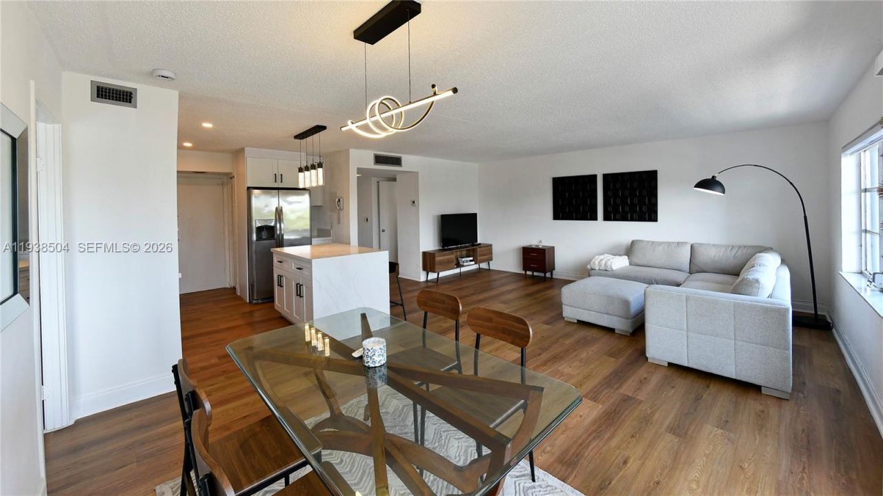 200 Diplomat Pkwy, Unit 626, Hallandale Beach, FL 33009 Photo