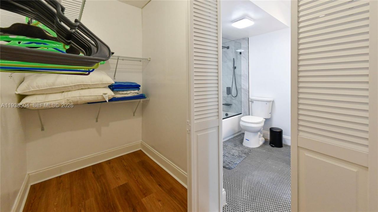 200 Diplomat Pkwy, Unit 626, Hallandale Beach, FL 33009 Photo