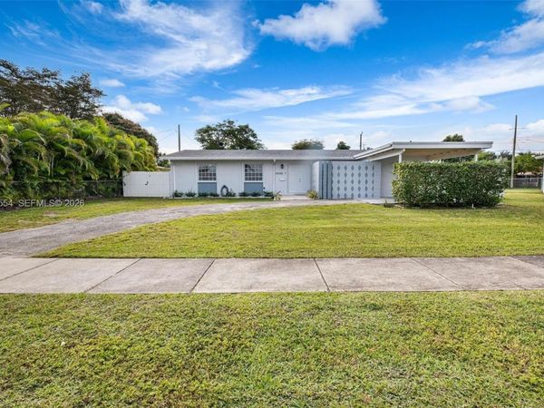 10330 SW 157th St, Miami, FL 33157