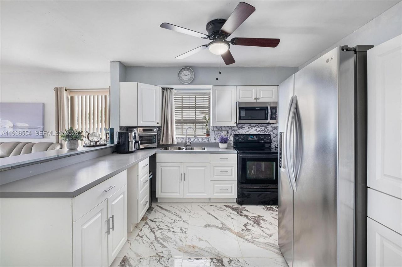 10330 SW 157th St, Miami, FL 33157 Photo