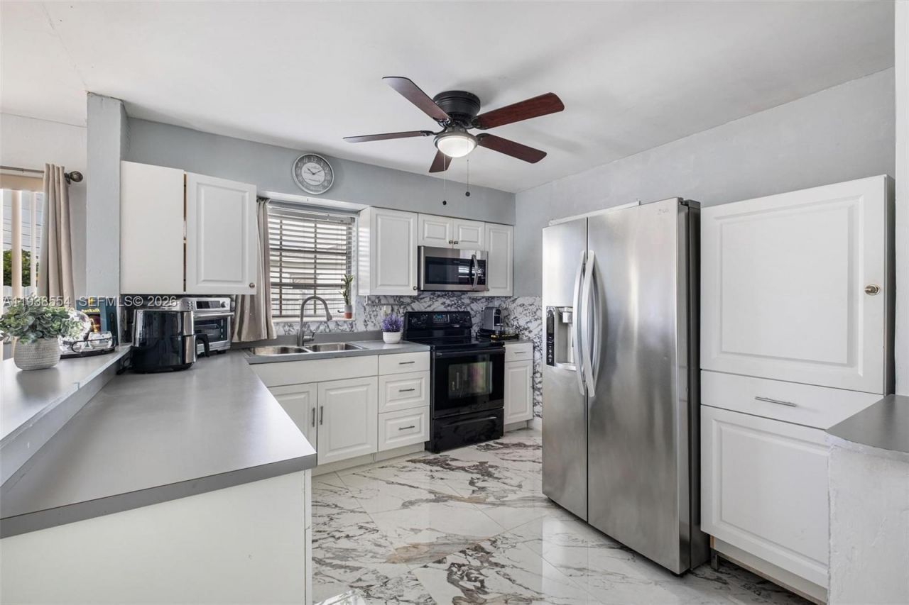 10330 SW 157th St, Miami, FL 33157 Photo