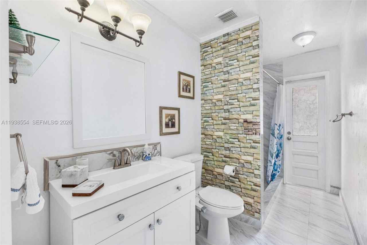 10330 SW 157th St, Miami, FL 33157 Photo