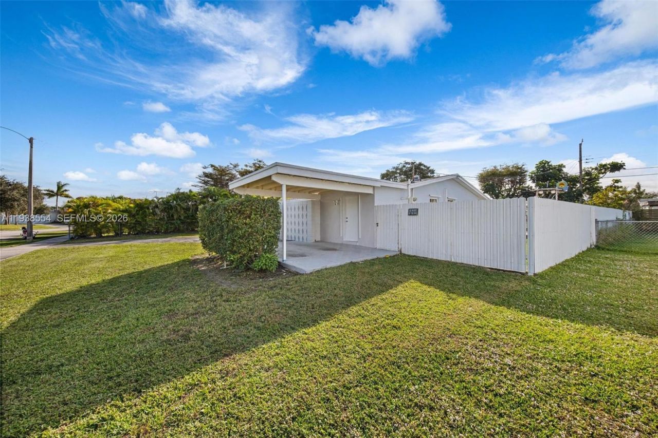 10330 SW 157th St, Miami, FL 33157 Photo