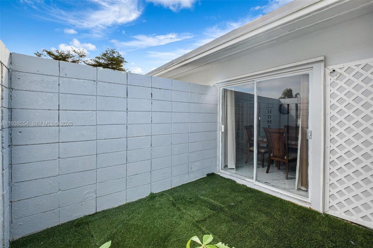 10330 SW 157th St, Miami, FL 33157 Photo