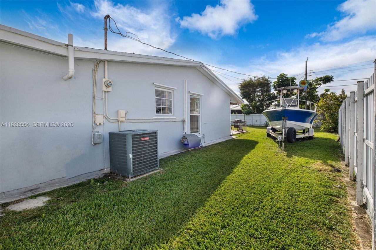 10330 SW 157th St, Miami, FL 33157 Photo