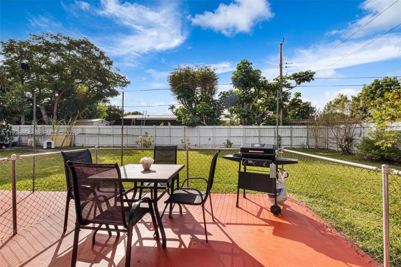 10330 SW 157th St, Miami, FL 33157 Photo