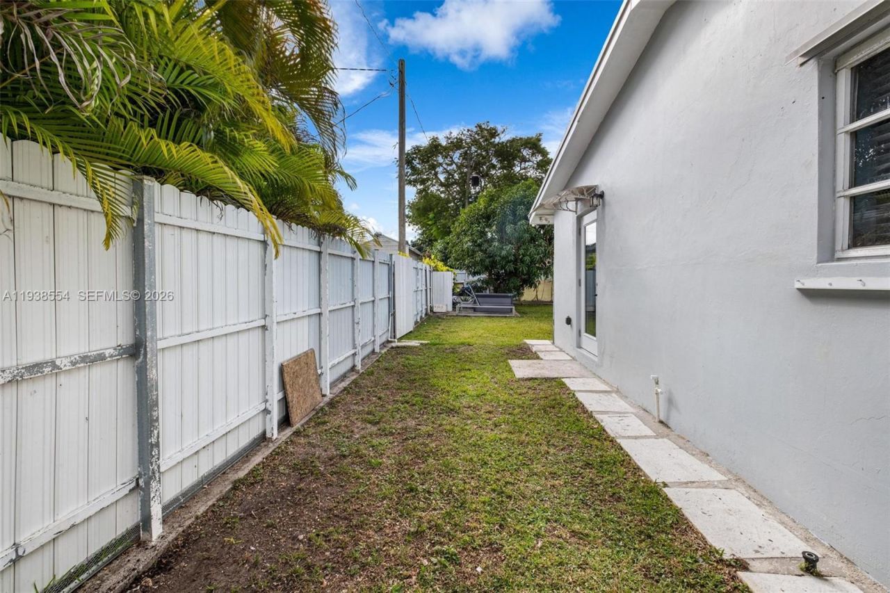 10330 SW 157th St, Miami, FL 33157 Photo