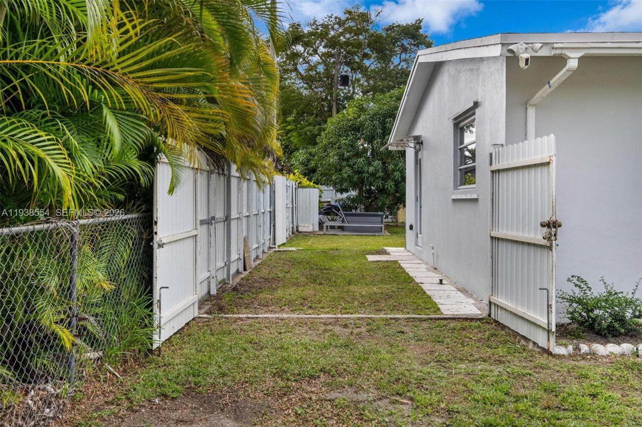 10330 SW 157th St, Miami, FL 33157 Photo