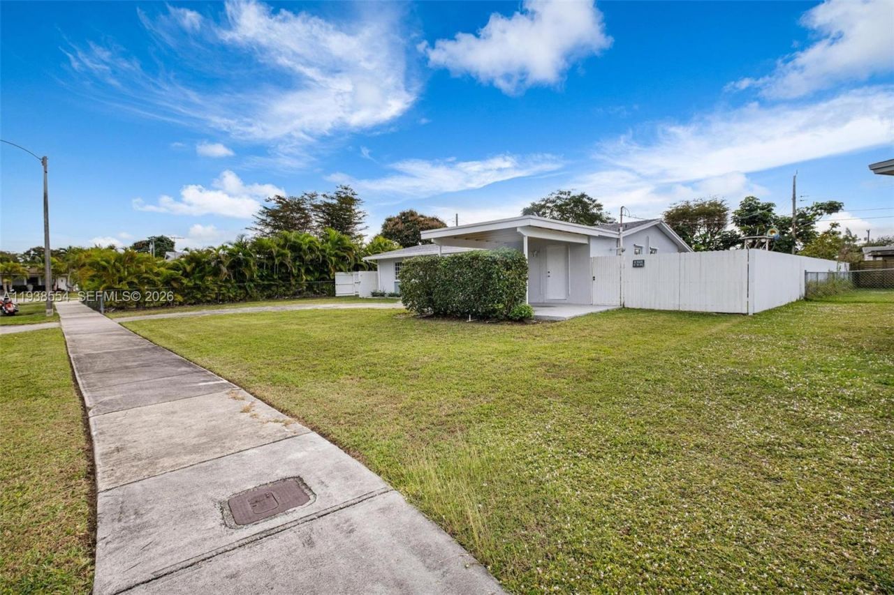 10330 SW 157th St, Miami, FL 33157 Photo