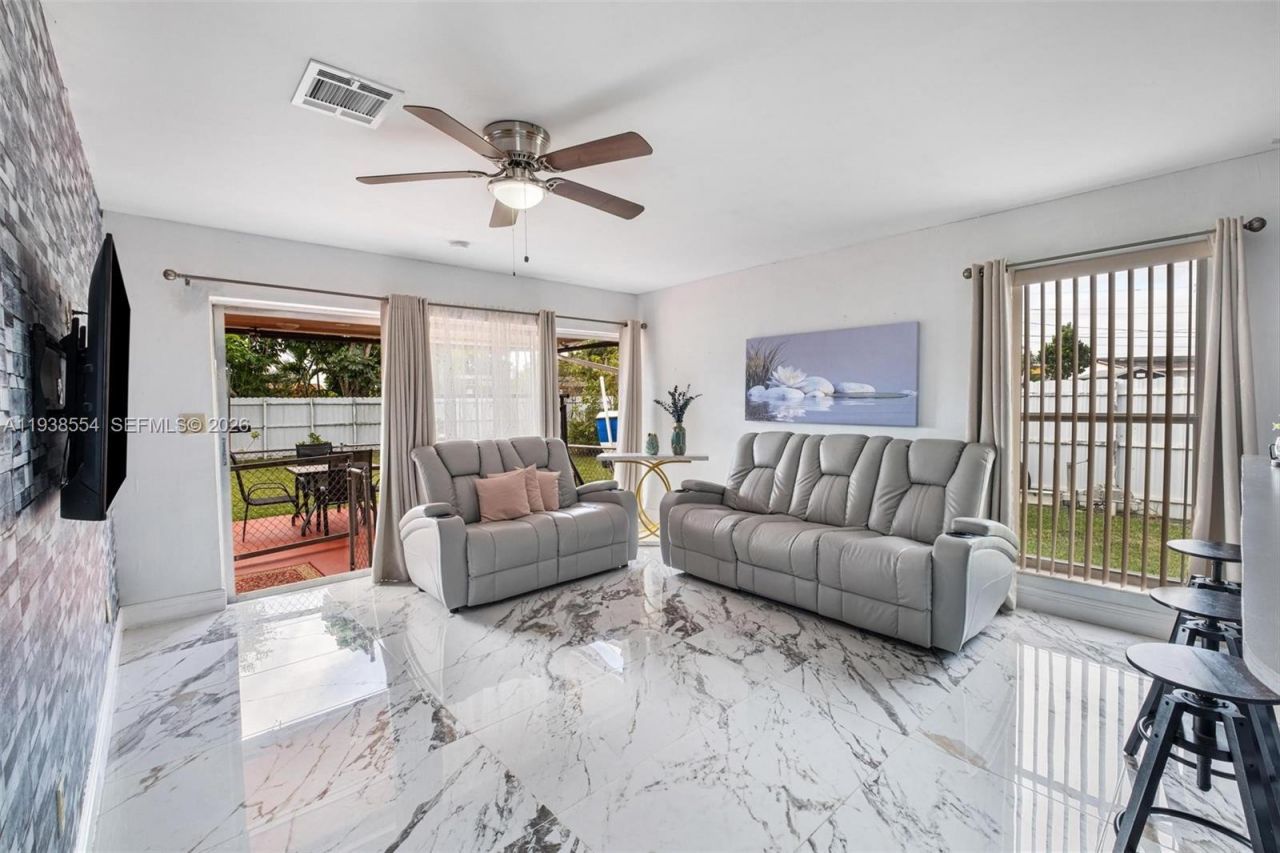 10330 SW 157th St, Miami, FL 33157 Photo