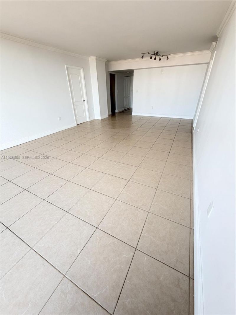 3701 N Country Club Dr, Unit 1901, Aventura, FL 33180 Photo