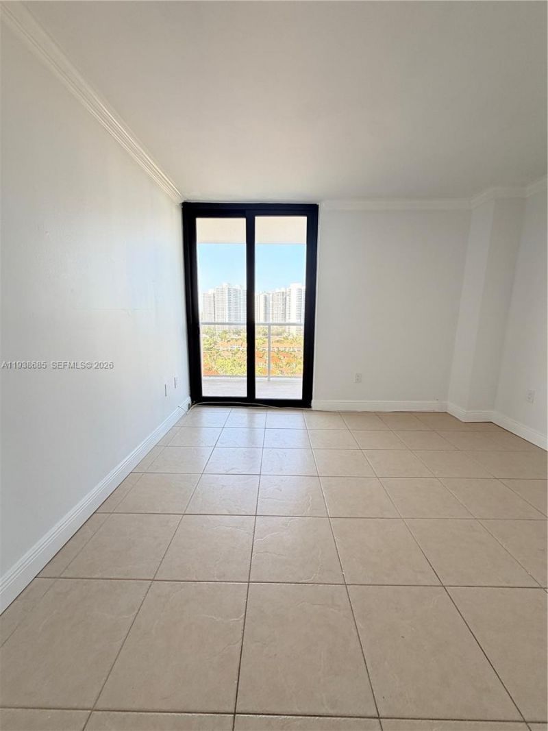 3701 N Country Club Dr, Unit 1901, Aventura, FL 33180 Photo